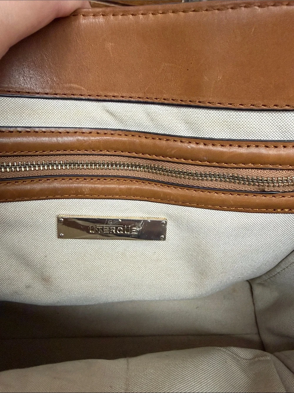 Uterque Leather Messenger Bag